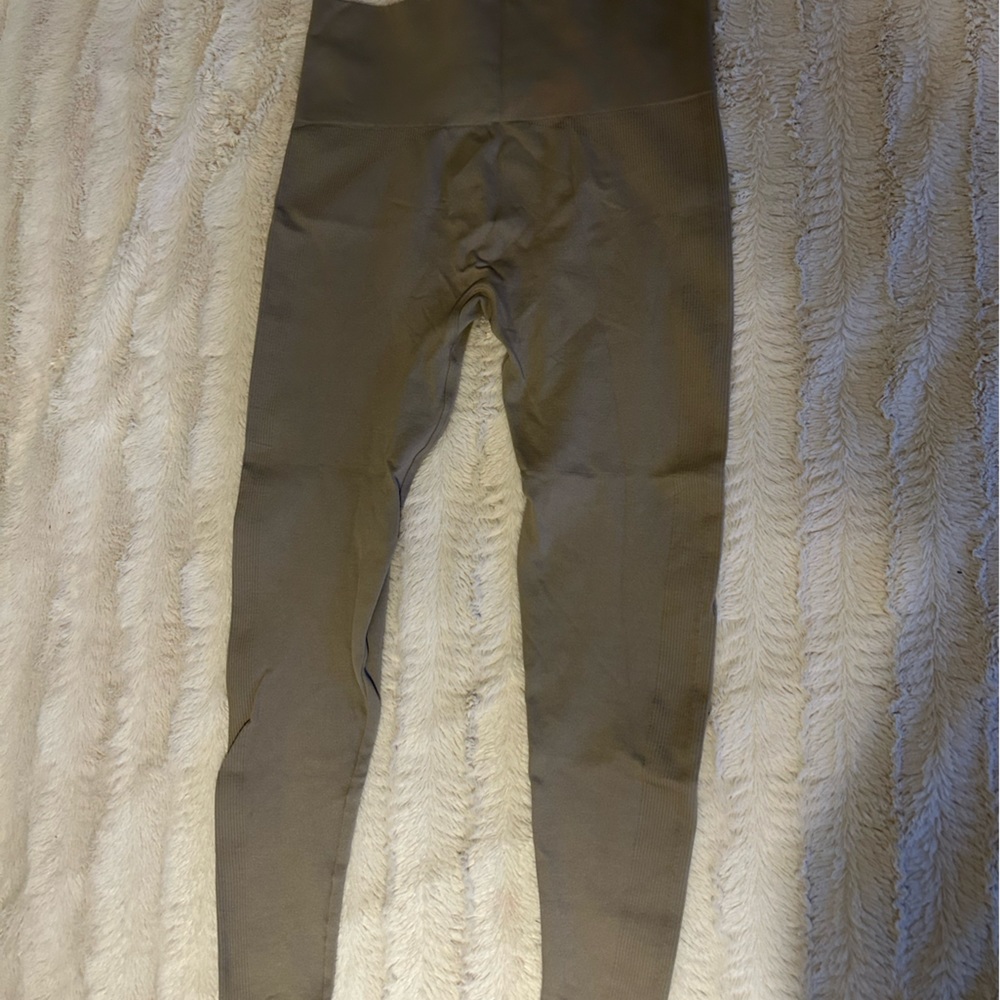 Set active nude workout leggings